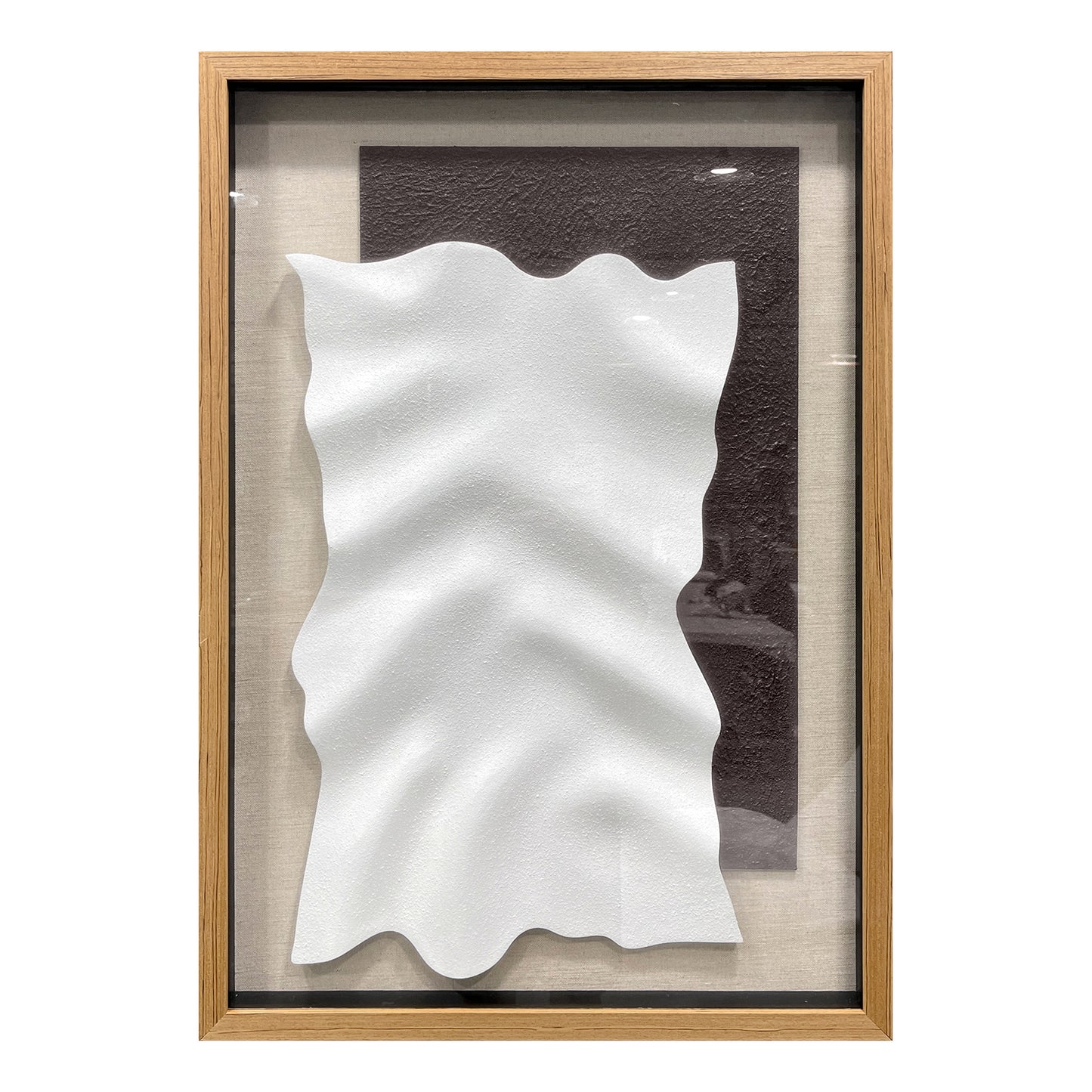 Minimalist 3D Sandstone Wall Sculpture – White Wave on Dark Rough Backing